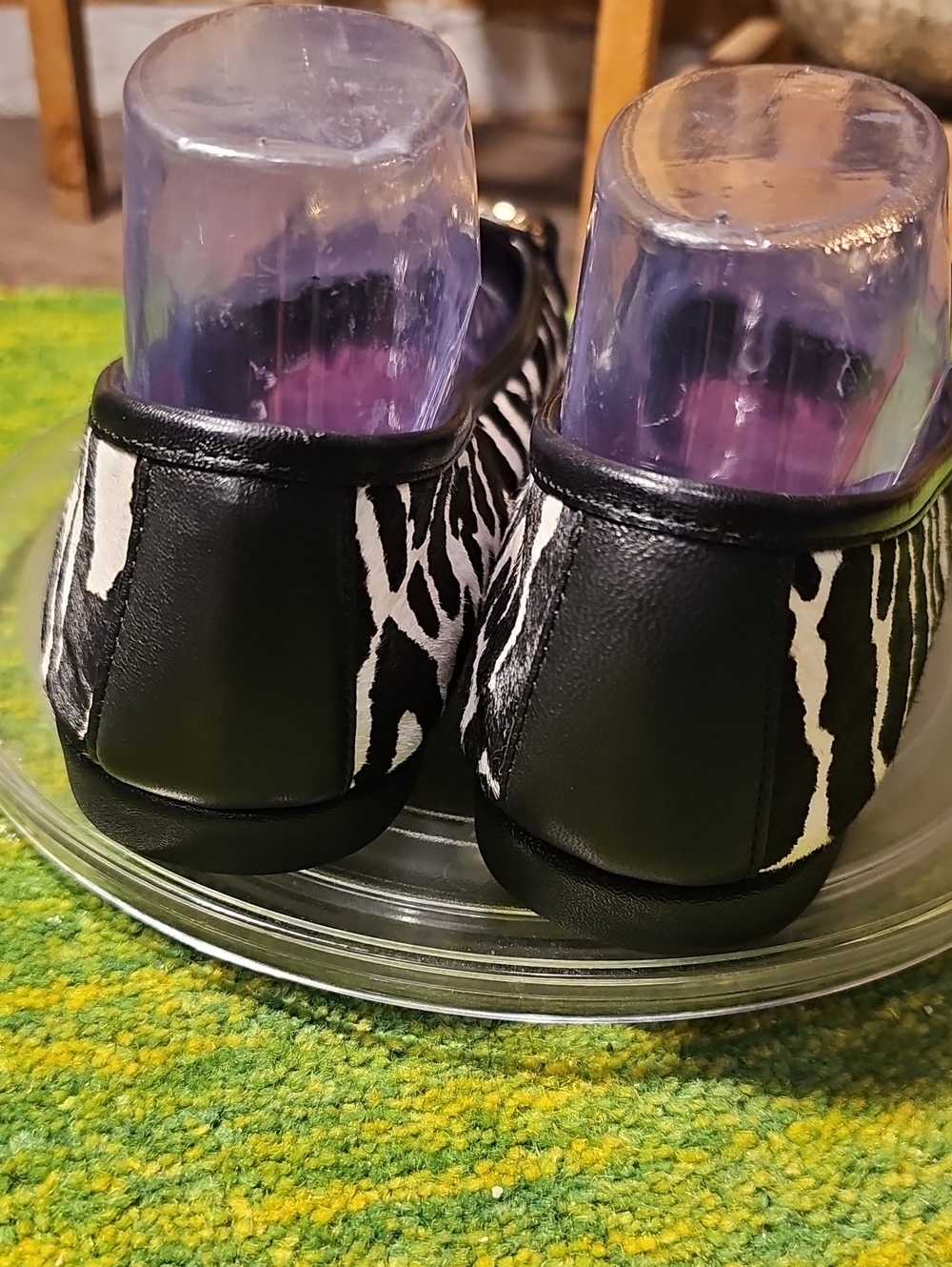 A1 Aerosoles White Black Zebra Animal Print NWOT MULES LOAFER Chain Accents 10.5 - Picture 5 of 8
